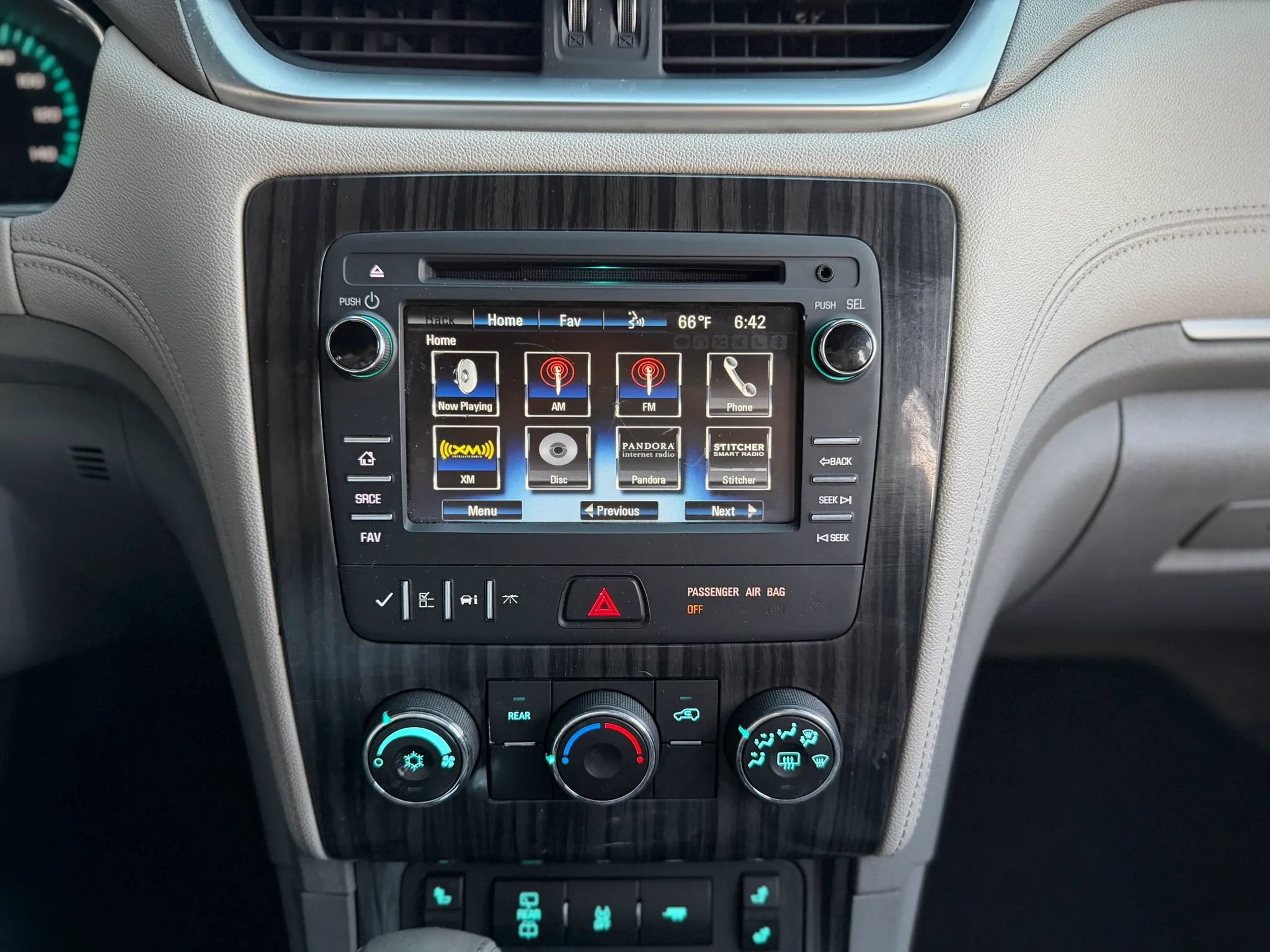 Used 2014 Chevrolet Traverse LT w/ All-Star Edition AWD/4WD image 11