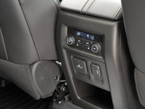 Certified 2023 Chevrolet Traverse High Country AWD/4WD image 31