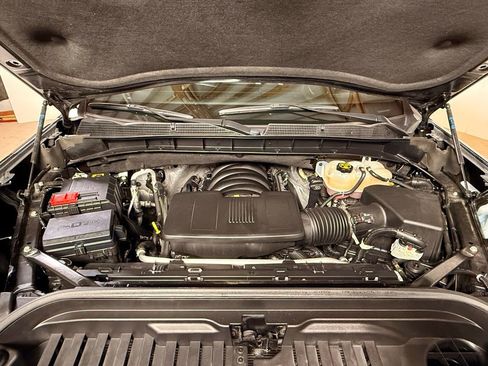 Used 2024 GMC Sierra 1500 SLT image 10