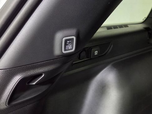 New 2025 Jeep Grand Cherokee Altitude image 12