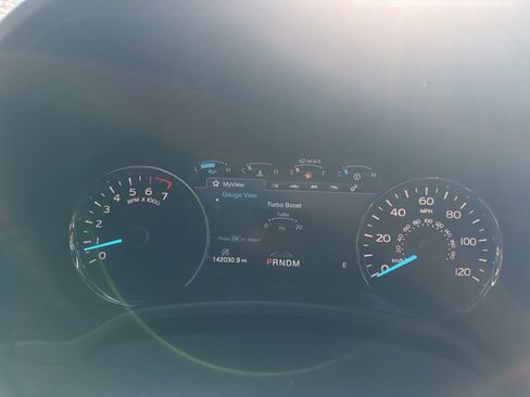 Used 2018 Ford F150 Platinum w/ Equipment Group 701A Luxury image 17