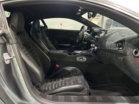 Used 2019 Aston Martin V8 Vantage Coupe RWD image 82