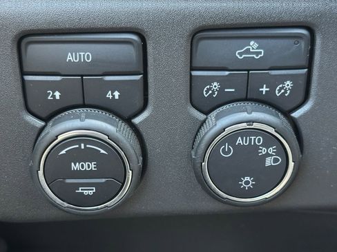 Used 2023 Chevrolet Silverado 1500 LT image 21