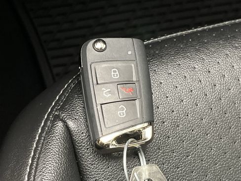 Used 2019 Volkswagen Tiguan SEL Premium R-Line FWD image 25