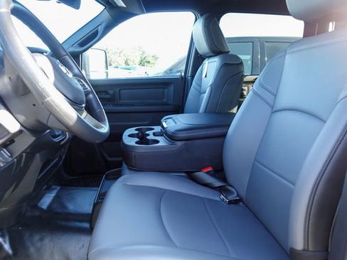 New 2025 RAM 2500 Tradesman w/ Chrome Appearance Group image 15