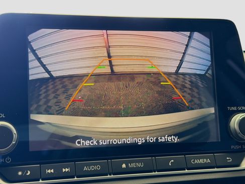 Used 2025 Nissan Altima 2.5 SV FWD image 16