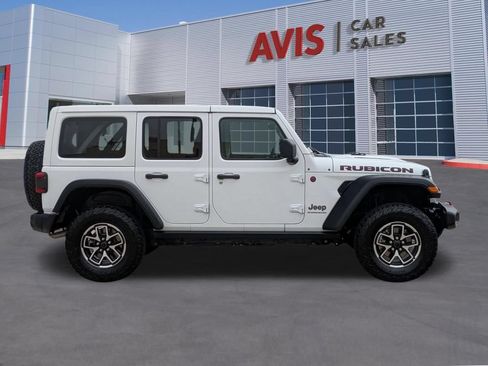 Used 2025 Jeep Wrangler Unlimited Rubicon w/ Convenience Group AWD/4WD image 5