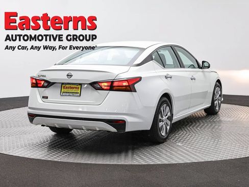 Used 2022 Nissan Altima 2.5 S FWD image 5