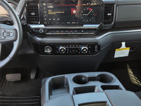 Used 2024 GMC Sierra 1500 Elevation image 10