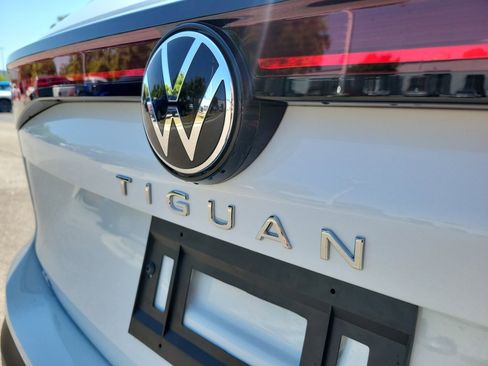 New 2026 Volkswagen Tiguan SE FWD image 14