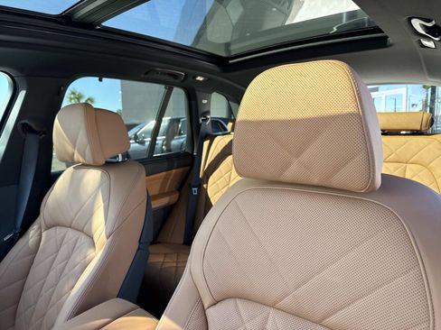 Used 2025 BMW X5 M60i image 23