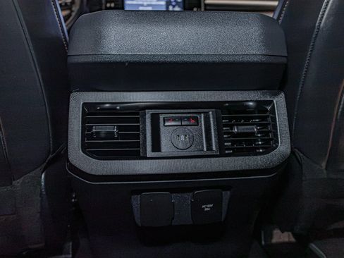 Used 2024 Ford F250 Platinum w/ Tremor Off-Road Package AWD/4WD image 38