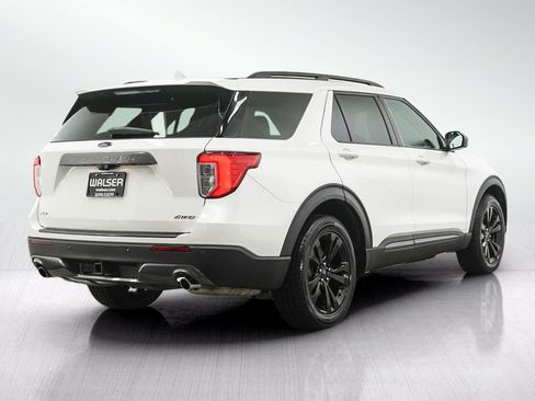 Used 2022 Ford Explorer XLT w/ Equipment Group 202A AWD/4WD image 5
