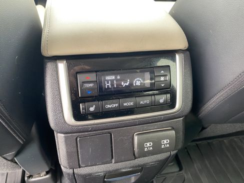 Used 2019 Subaru Ascent Limited w/ Popular Package #2A image 34