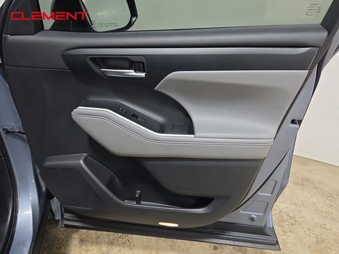 Used 2020 Toyota Highlander XLE w/ Protection Package #3 image 36