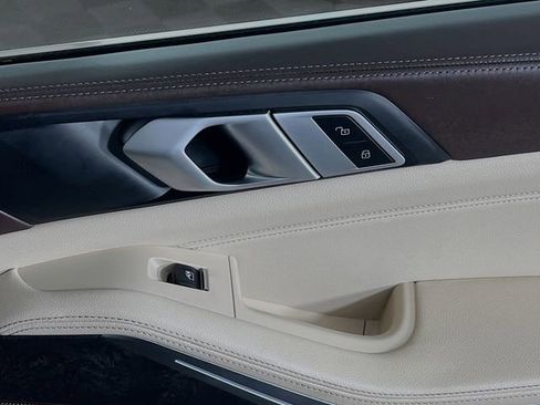 Used 2019 BMW X5 xDrive40i w/ Premium Package 2 image 32