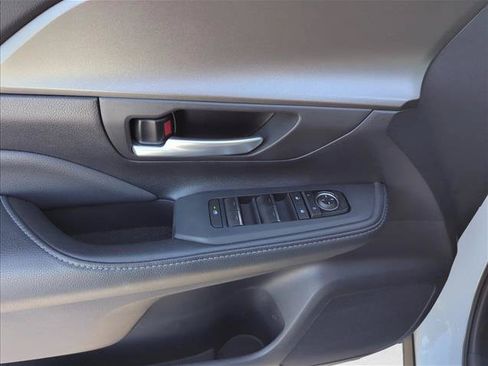 Used 2025 Toyota Grand Highlander FWD image 12