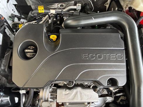 Used 2024 GMC Terrain SLE FWD image 30