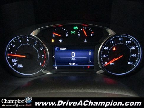 Used 2023 GMC Acadia SLE image 27