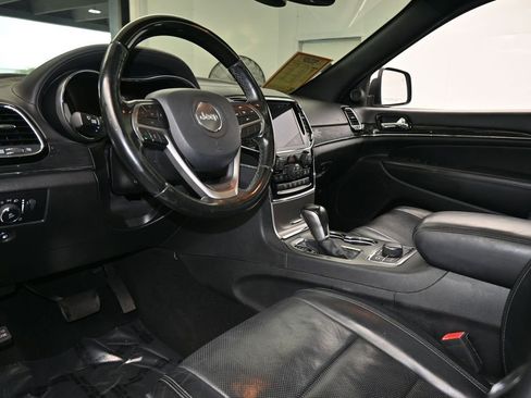 Used 2020 Jeep Grand Cherokee Overland image 13