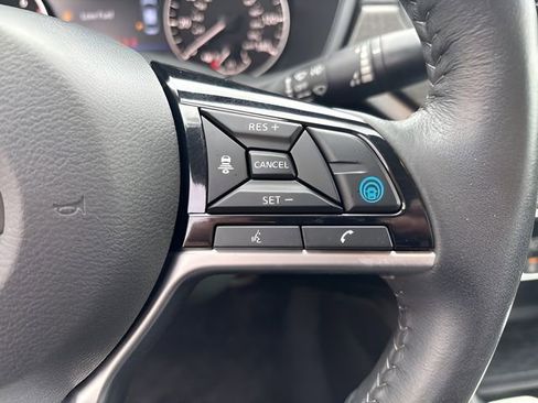 Used 2024 Nissan Altima 2.5 SL AWD/4WD image 18