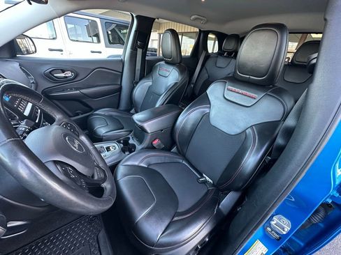 Used 2022 Jeep Cherokee Trailhawk w/ Trailer Tow Group image 11