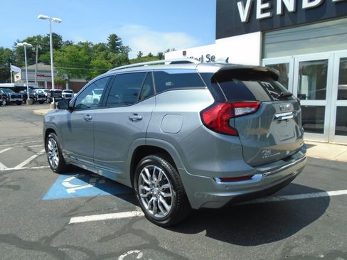 Used 2023 GMC Terrain Denali w/ Denali Premium Package AWD/4WD image 9