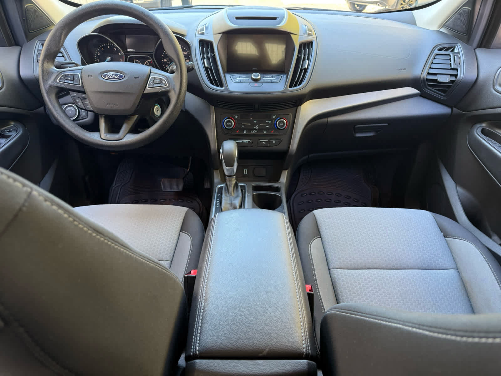 Used 2018 Ford Escape SE w/ SE Sync 3 Package FWD image 17