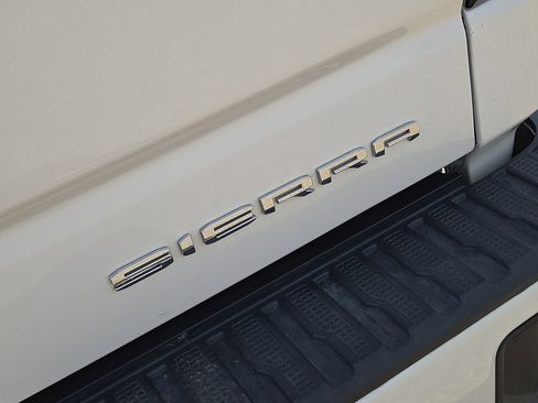 Used 2024 GMC Sierra 1500 Denali w/ Technology Package AWD/4WD image 13