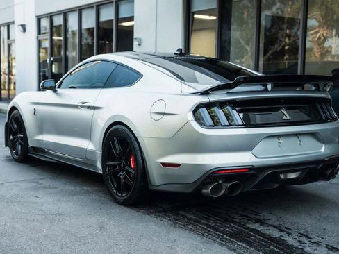 Used 2020 Ford Mustang Shelby GT500 w/ Technology Package RWD image 7