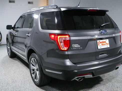 Used 2018 Ford Explorer Limited w/ Ford Safe & Smart Package AWD/4WD image 9