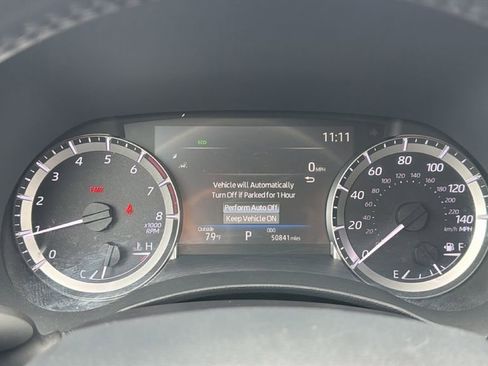 Used 2024 Toyota Highlander LE AWD/4WD image 24