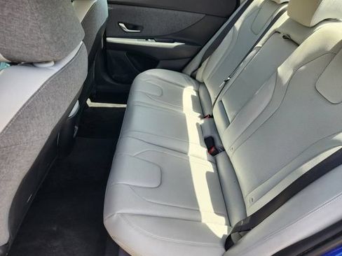 Used 2025 Hyundai Elantra Limited FWD image 29