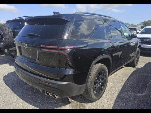 Used 2024 Chevrolet Traverse LT w/ Midnight/Sport Edition FWD image 4