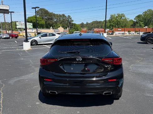 Used 2018 INFINITI QX30 FWD image 5