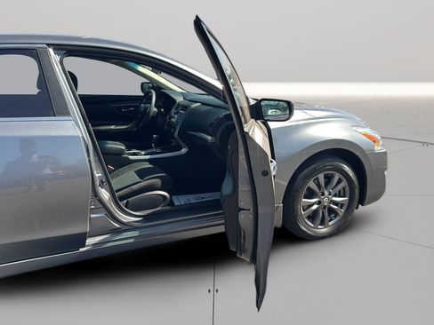 Used 2015 Nissan Altima 2.5 S w/ Special Edition Package FWD image 33