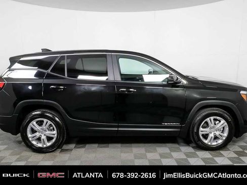 Used 2024 GMC Terrain SLE image 25