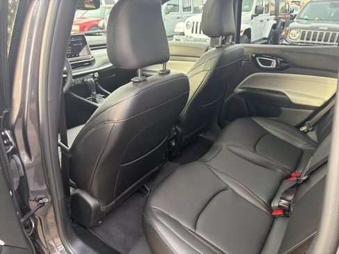 Certified 2024 Jeep Compass Limited w/ Sun and Sound Group image 18