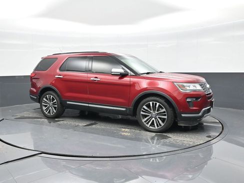 Used 2018 Ford Explorer Platinum image 10