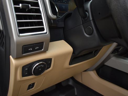 Used 2016 Ford F150 Lariat w/ Equipment Group 502A Luxury image 43