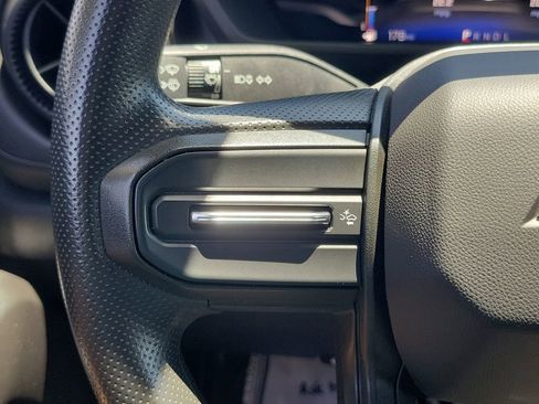 Used 2023 Chevrolet Colorado W/T RWD image 7