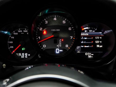 Used 2018 Porsche Macan S image 30