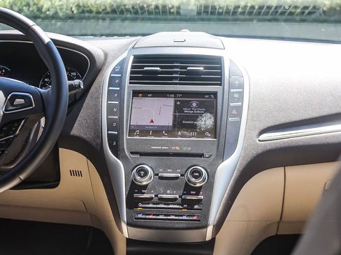 Used 2019 Lincoln MKC Reserve FWD image 17