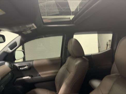 Used 2023 Toyota Tacoma Limited image 12