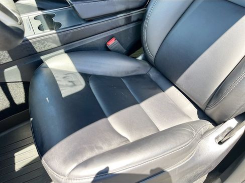 Used 2024 Tesla Model Y Long Range RWD image 19