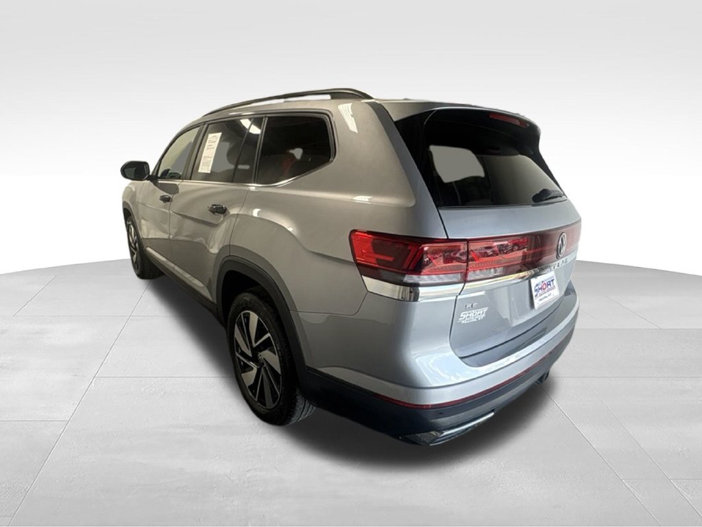 Used 2025 Volkswagen Atlas SE AWD/4WD image 6