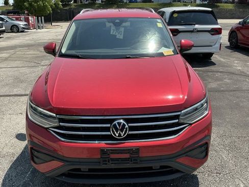 Used 2022 Volkswagen Tiguan SE FWD image 2