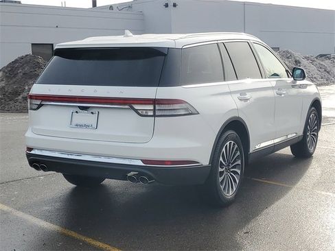 Used 2023 Lincoln Aviator AWD w/ Premium Package image 7