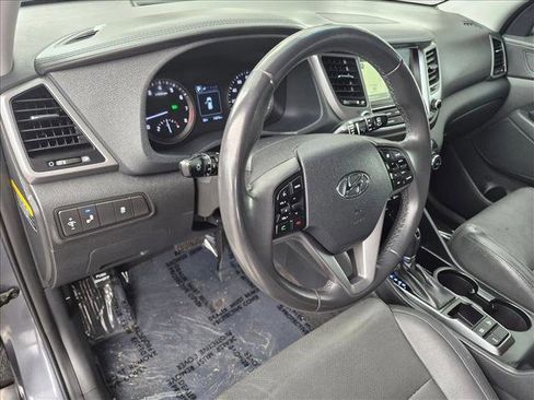 Used 2017 Hyundai Tucson SE Plus AWD/4WD image 10
