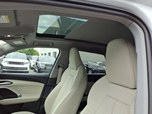Certified 2025 Audi Q5 Premium w/ Premium Plus AWD/4WD image 12